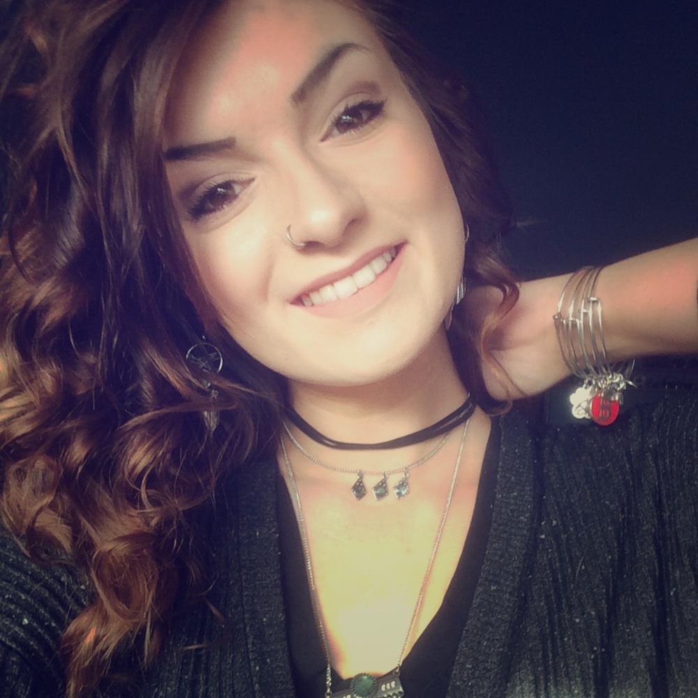Meet your Posher, Emily